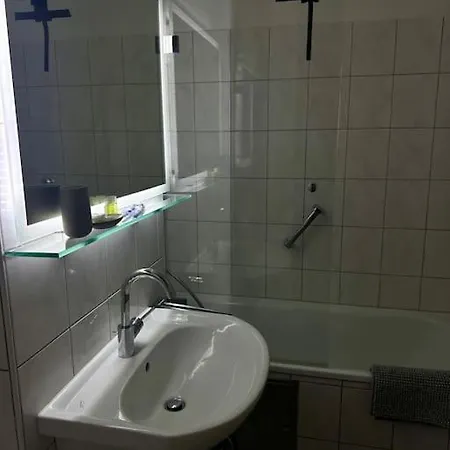 Zentral In Neuss, Naehe Messe Duesseldorf